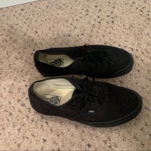 Black Vans M 8, W 9.5